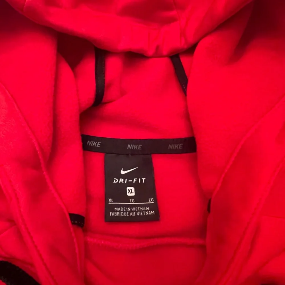 NIKE DRI-FIT Men’s Pullover Hoodie - Picture 9 of 10